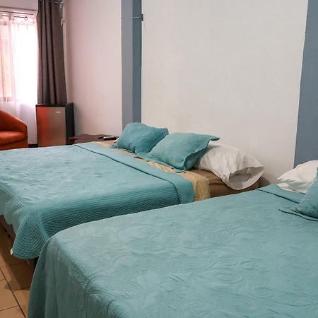 Hotel Hoja De Oro Corcovado Пуэрто-Хименес Номер фото