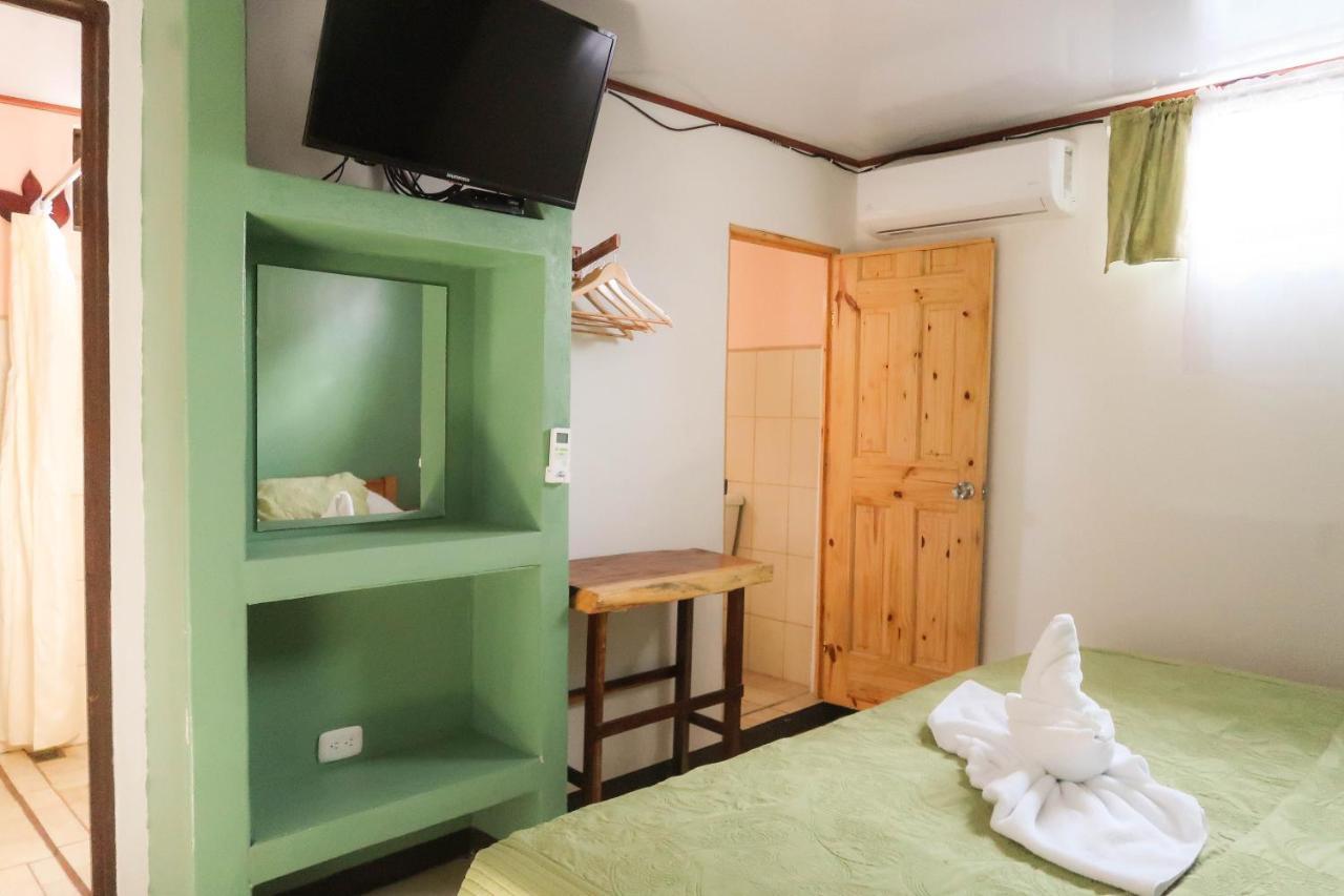 Hotel Hoja De Oro Corcovado Пуэрто-Хименес Экстерьер фото