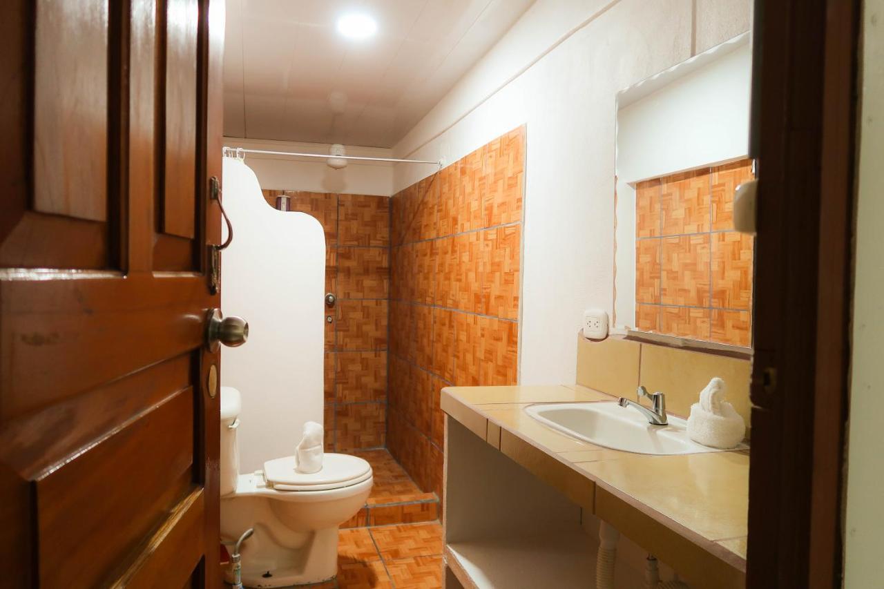 Hotel Hoja De Oro Corcovado Пуэрто-Хименес Экстерьер фото