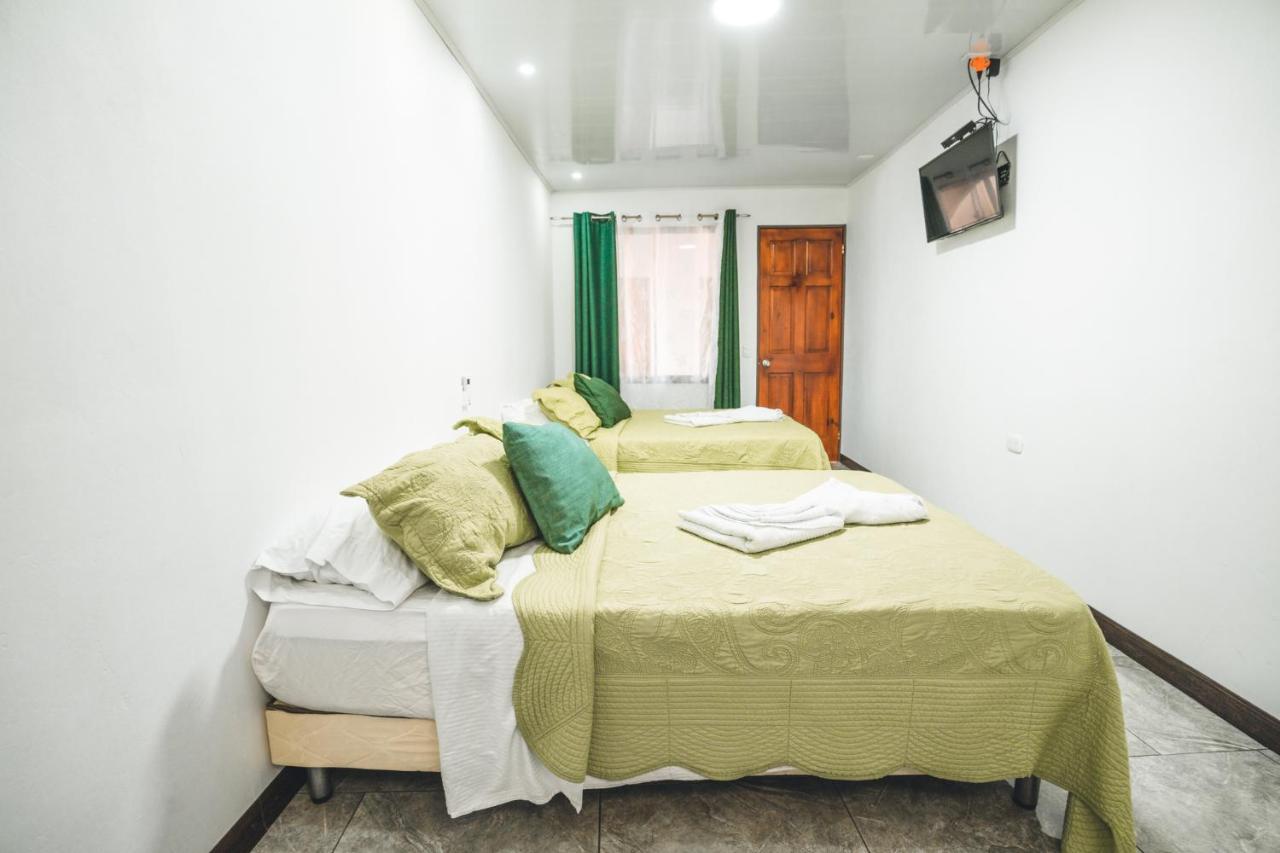 Hotel Hoja De Oro Corcovado Пуэрто-Хименес Экстерьер фото